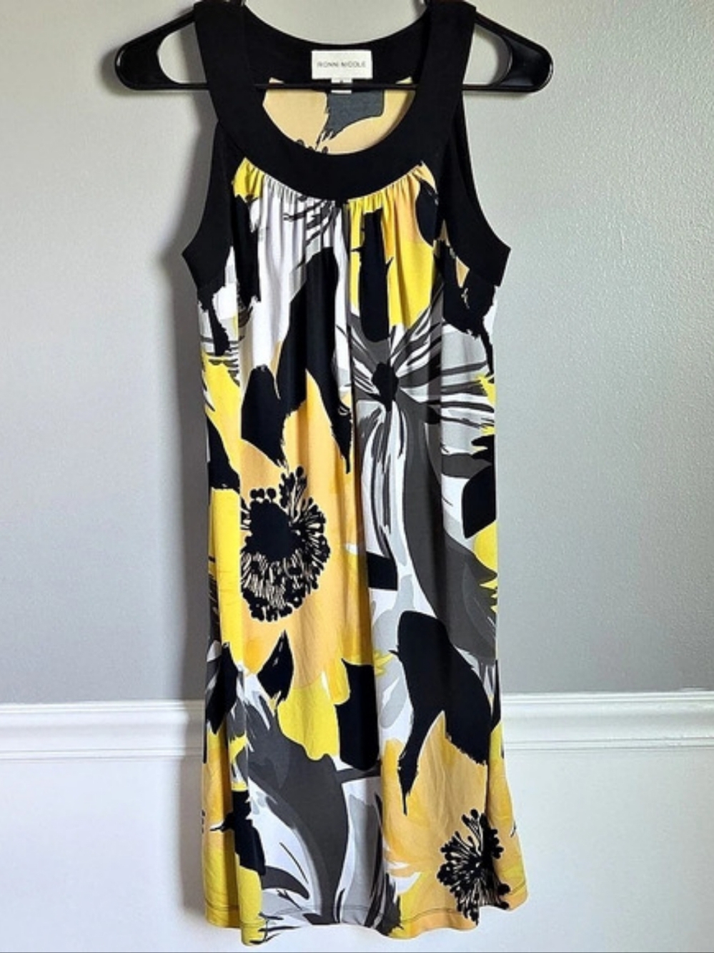 Ronni Nicole Abstract Bold Floral Knee Length Shift Dress in Yellow Black Size 8